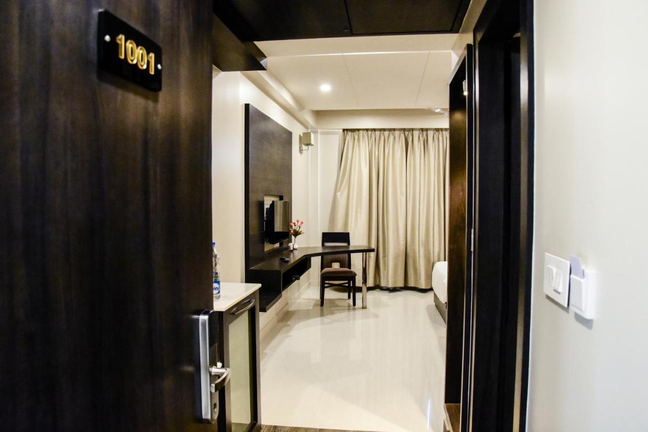 Hotel Platinum Shravasti Katra  ภายนอก รูปภาพ