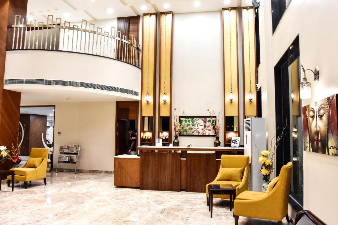 Hotel Platinum Shravasti Katra  ภายนอก รูปภาพ