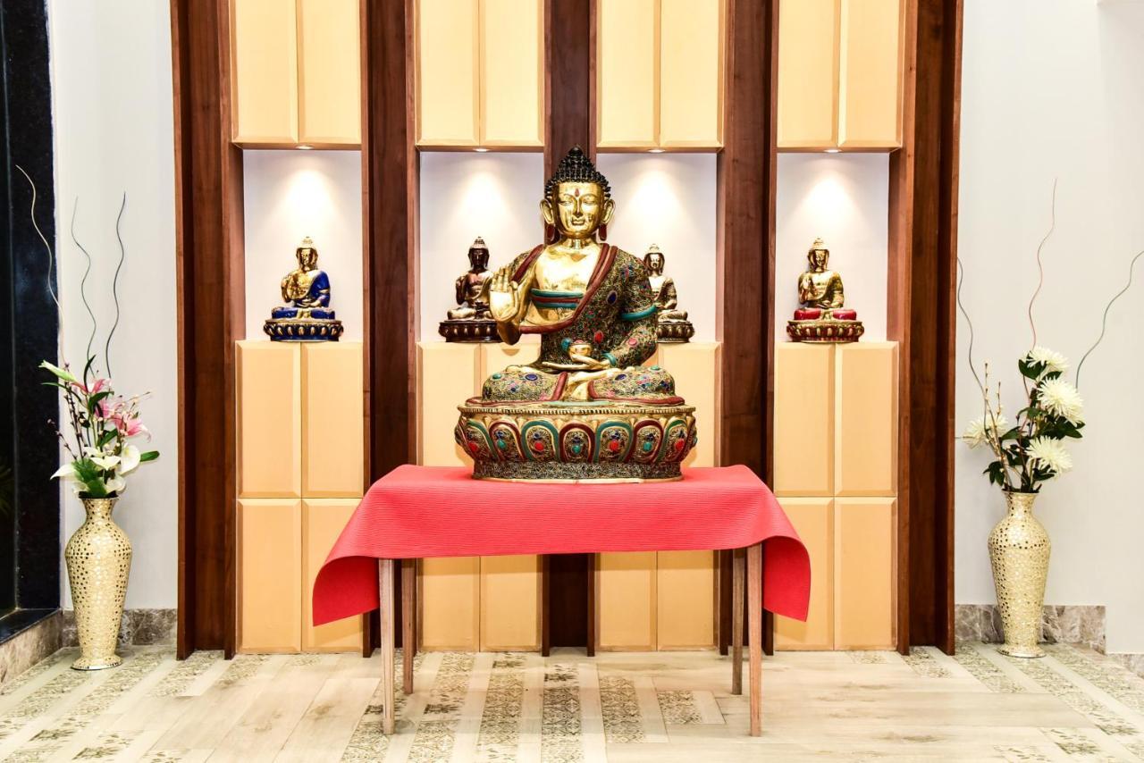 Hotel Platinum Shravasti Katra  ภายนอก รูปภาพ