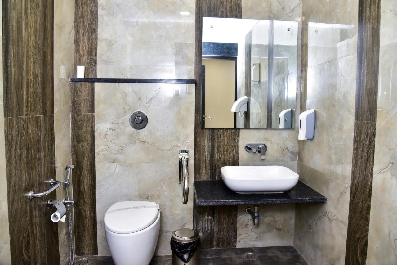 Hotel Platinum Shravasti Katra  ภายนอก รูปภาพ