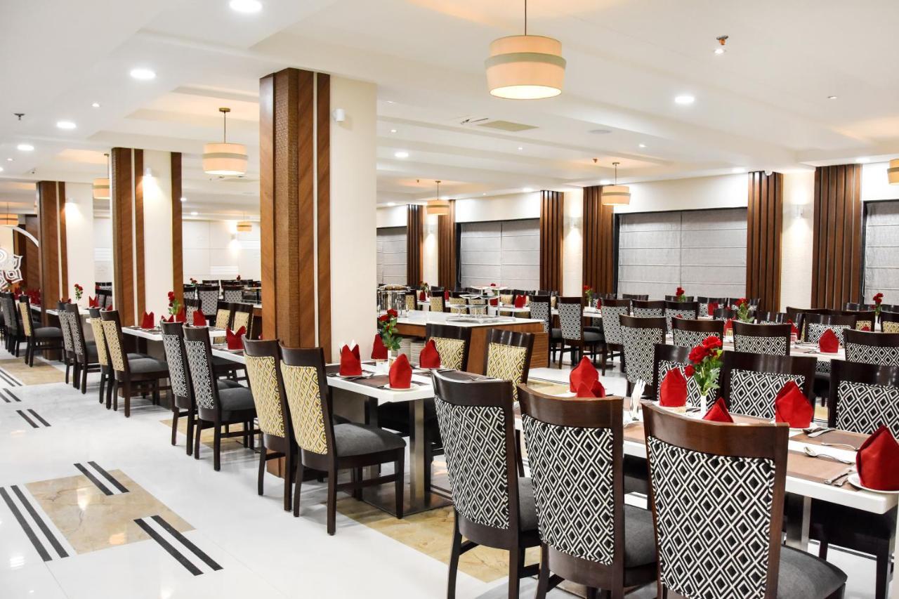 Hotel Platinum Shravasti Katra  ภายนอก รูปภาพ