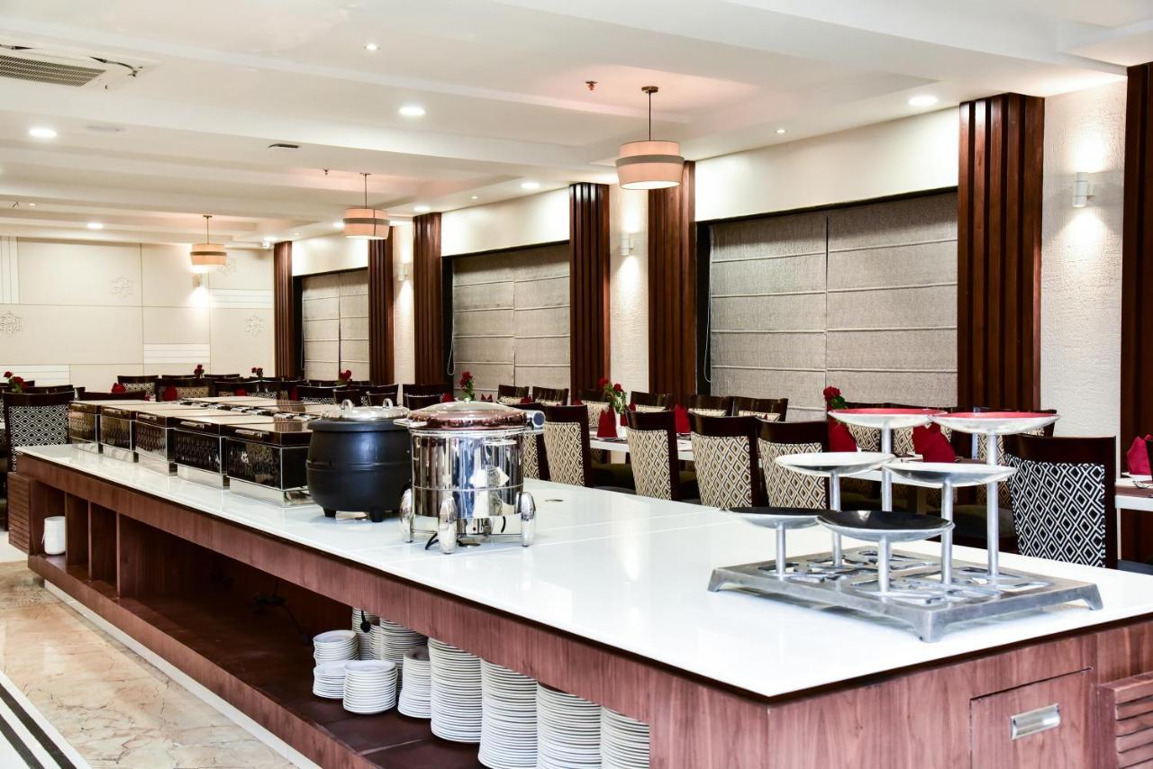 Hotel Platinum Shravasti Katra  ภายนอก รูปภาพ