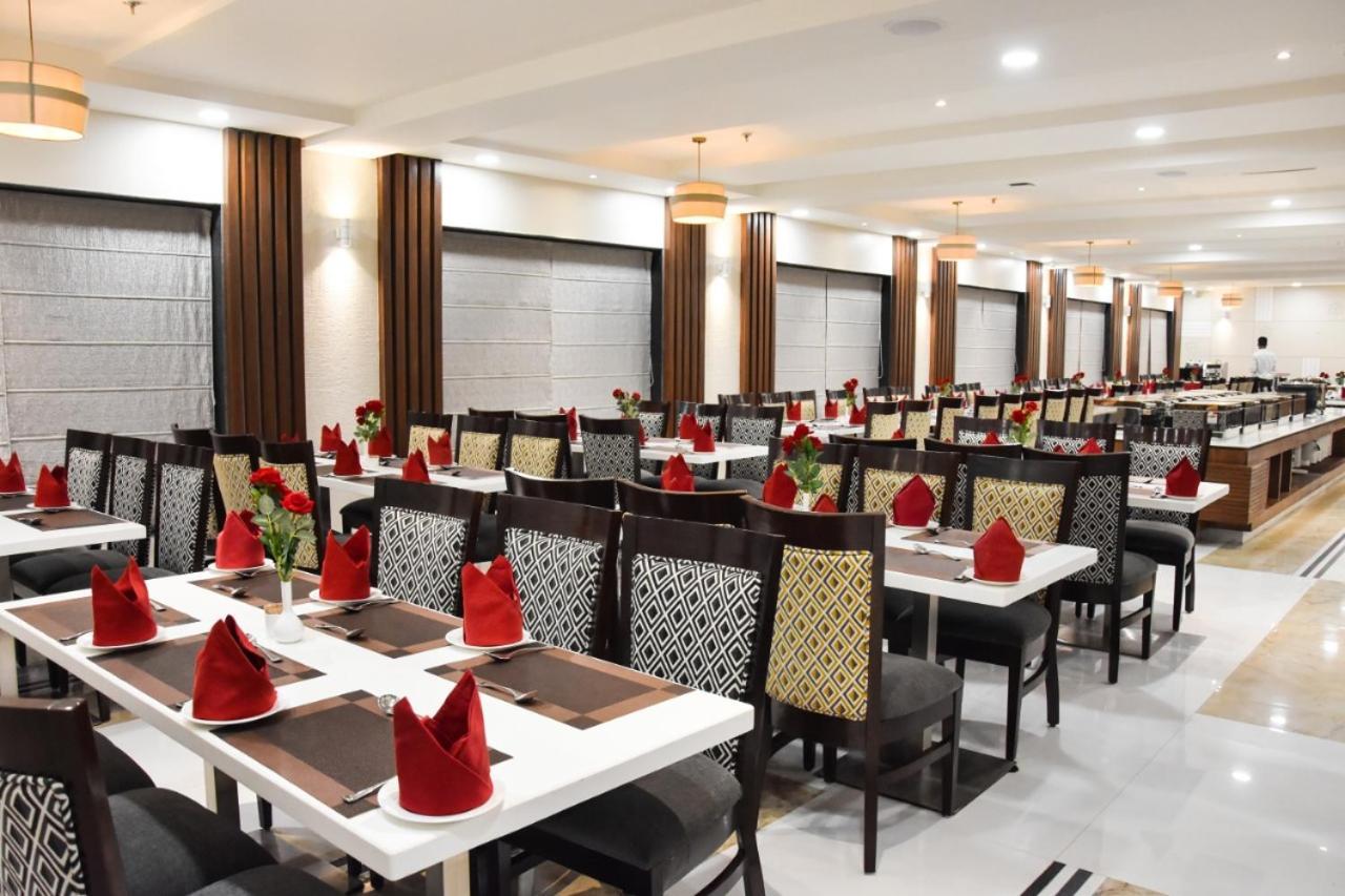 Hotel Platinum Shravasti Katra  ภายนอก รูปภาพ