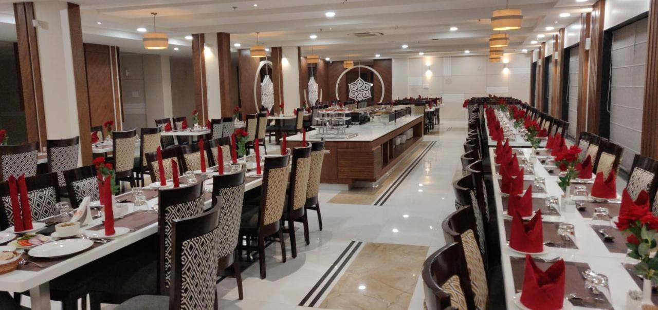 Hotel Platinum Shravasti Katra  ภายนอก รูปภาพ